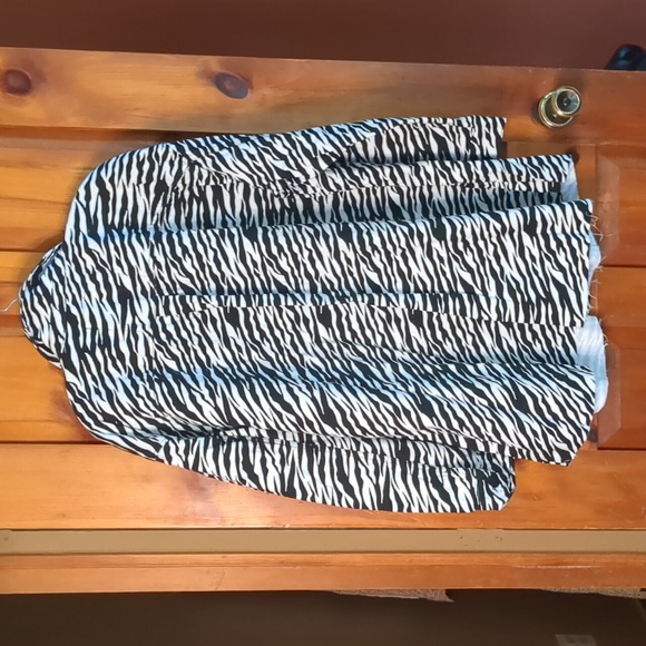 RIVER ISLAND* Ltd edition denim raw hem animal print long sleeve shacket. - Picture 6 of 11